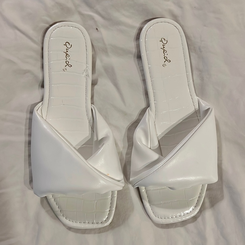Qupid White Slides